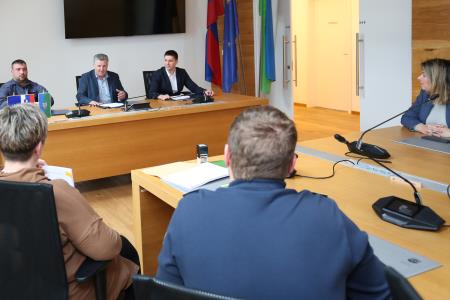 Podpis pogodbe VGV 1 za PGD Dolenja vas 09 Foto Ljubo Vukelič